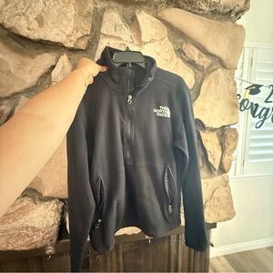 North face pull over